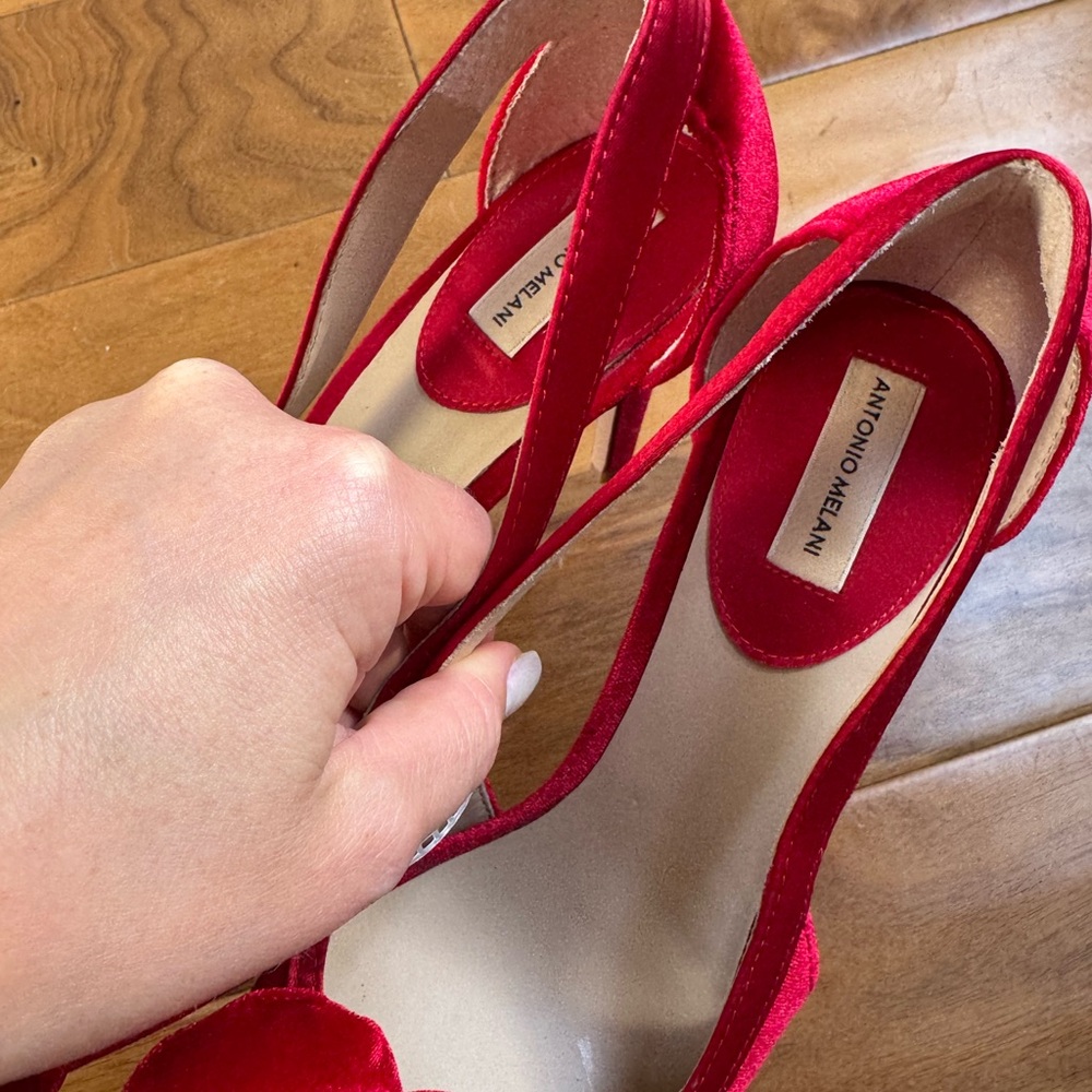 NWT ANTONIO MELANI Ester Velvet Flower Heel Pumps Sz 8 (no original box) - Picture 6 of 9